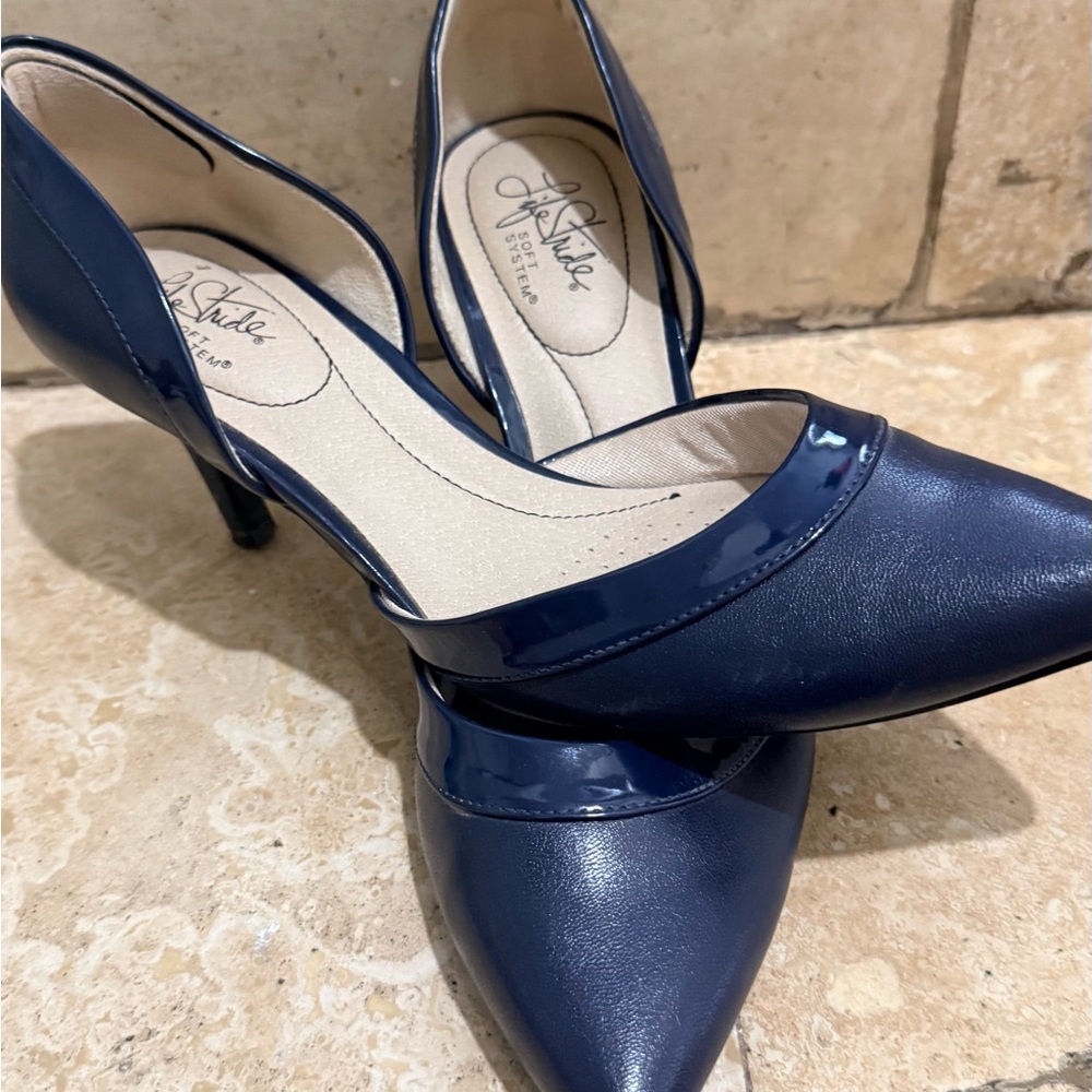 Life Stride Elegant Navy Blue Heels